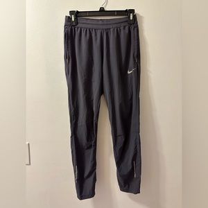 Small Nike 3/4 pants